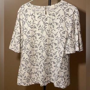 A New Day White Black Floral Leaf Print Flutter Sleeve Blouse | Size XL